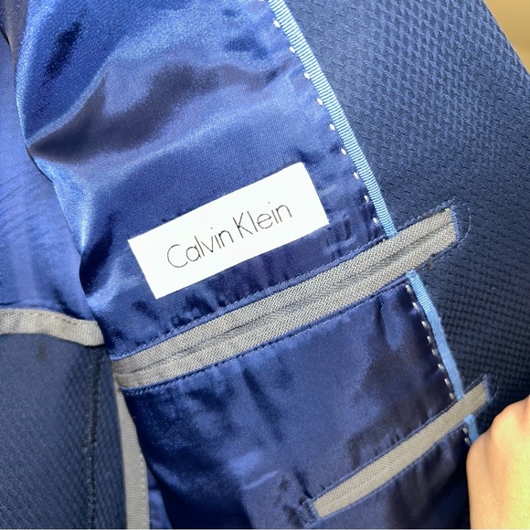 Calvin Klein Navy Blue Suit Jacket (matching pants in separate listing) - Picture 4 of 7